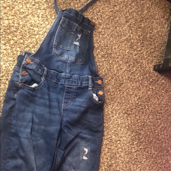 A black crop top with a jumpsuit - Picture 2 of 2